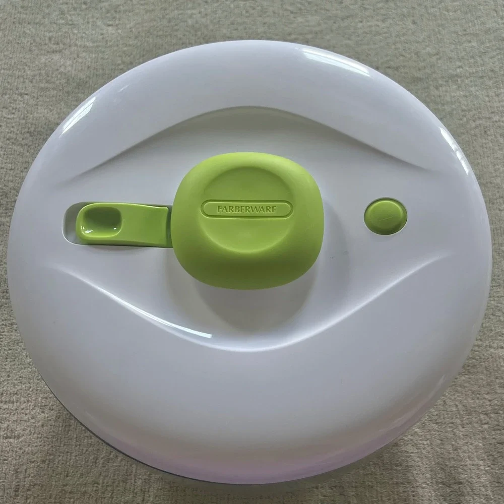 Farberware Salad Spinner Green White Clear Pump Style Large Vegetable Washer